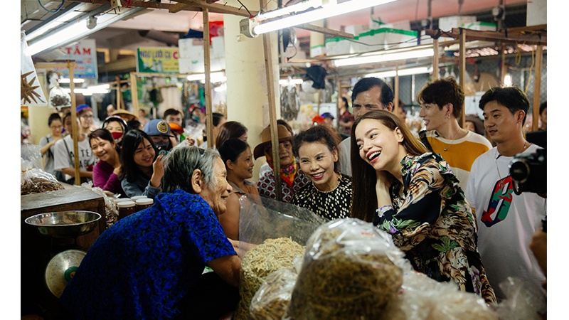 h&agrave; hồ thăm đồng hới
